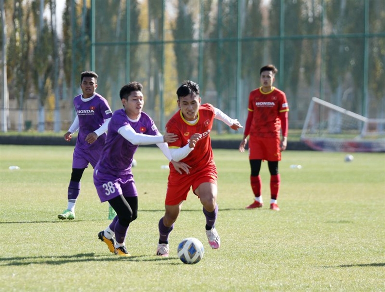 U23 Việt Nam chia quân đấu tập, thầy Park hài lòng về sự nỗ lực của các học trò