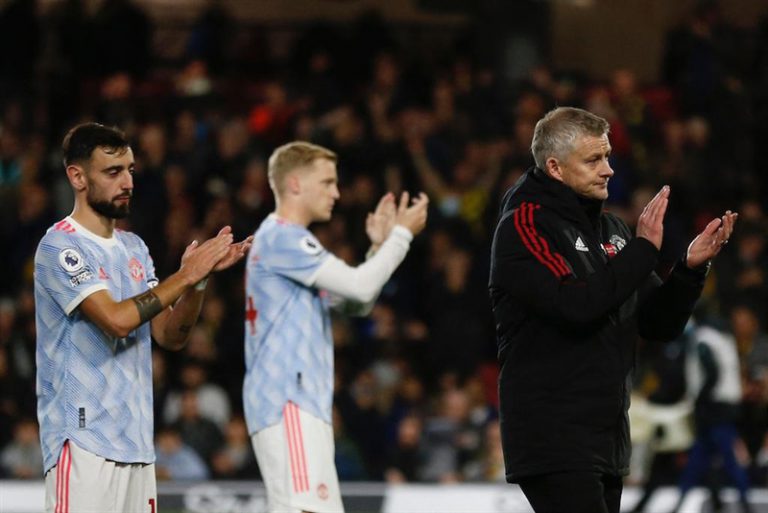 Man United sa thải huấn luyện viên Solskjaer sau trận thua muối mặt