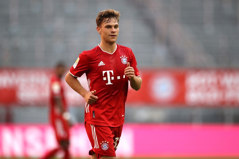 Từ chối tiêm phòng COVID-19, 5 cầu thủ Bayern Munich bị giảm lương