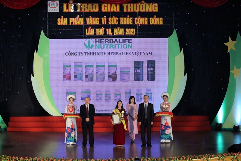 Herbalife Việt Nam Nhận giải thưởng “Sản phẩm vàng vì sức khỏe cộng đồng” trong nhiều năm liên tiếp