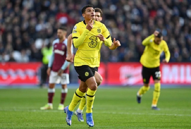 Thiago Silva lập kỷ lục trong trận thua ngược của Chelsea