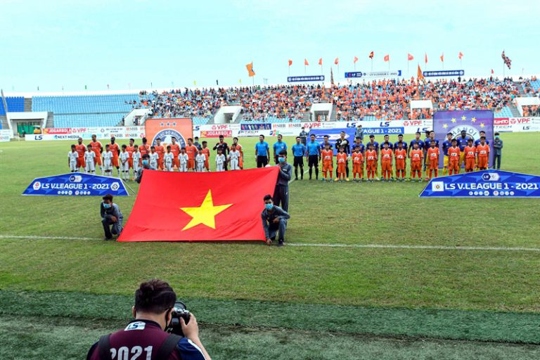 Bản quyền truyền hình V-League bao giờ thoát ế?