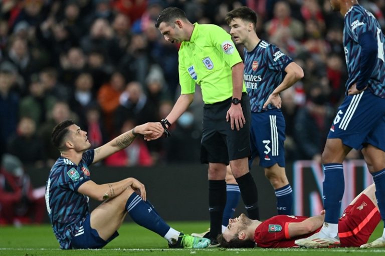 FA cảnh báo Arsenal vì nghi ngờ bán độ