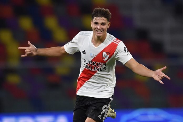 1-julian-alvarez-river-plate-2