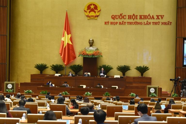 Quốc hội thảo luận về Chương trình phục hồi và phát triển kinh tế – xã hội