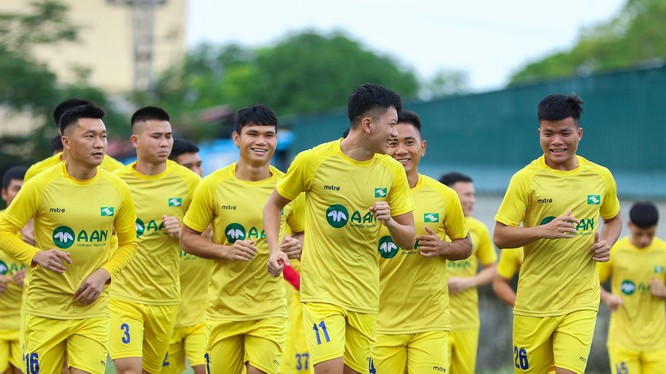 Có tới 6 cầu thủ của Sông Lam Nghệ An mắc COVID-19