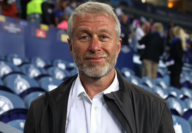 Chủ tịch Roman Abramovich xác nhận bán câu lạc bộ Chelsea
