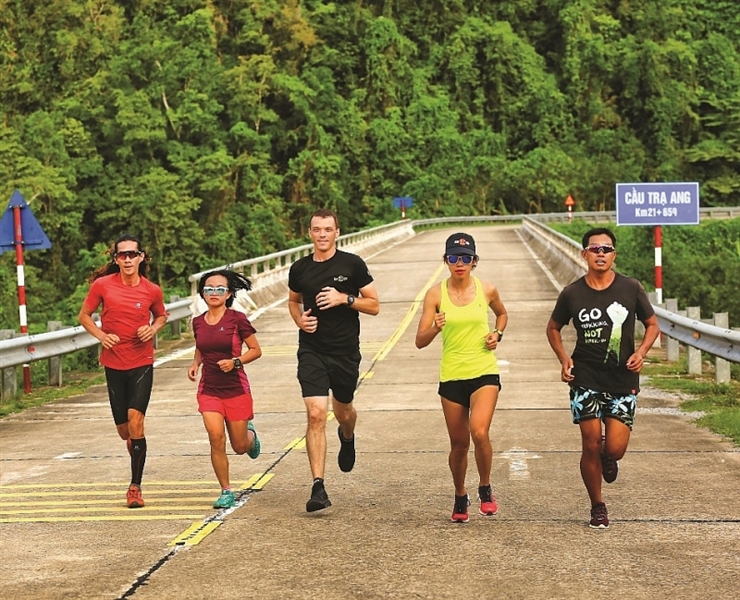 Chuẩn bị kế hoạch tổ chức giải Marathon khám phá Quảng Bình 2022