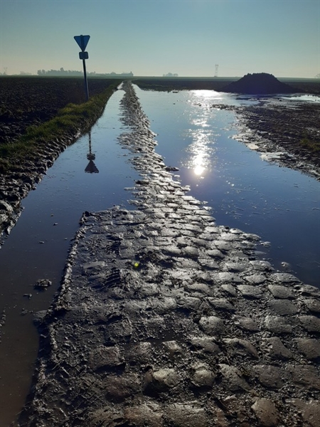 Nước Pháp cuống cuồng sửa đường cho Paris-Roubaix 2022