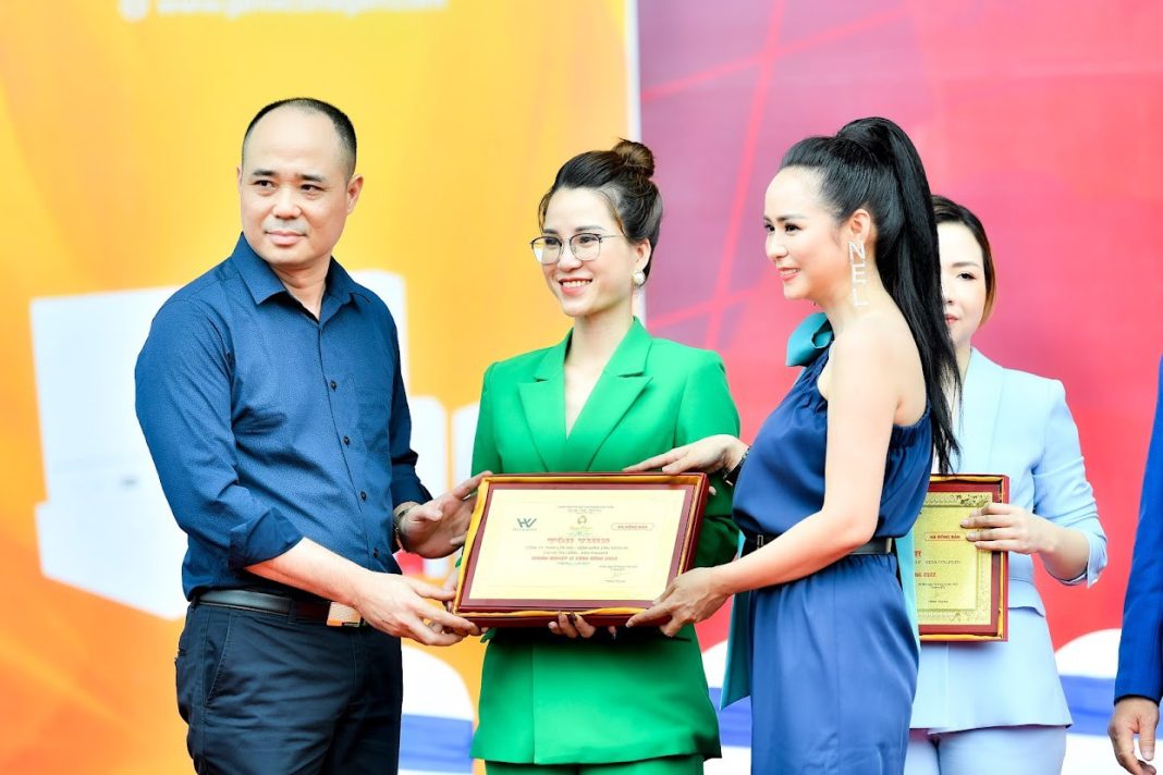 Công ty NIO đón nhận giải thưởng “Doanh nghiệp vì cộng đồng”