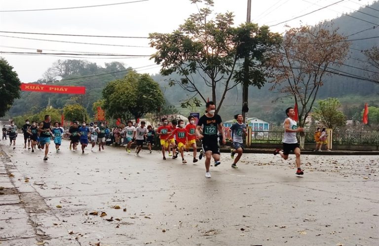 Huyện Si Ma Cai phát động Ngày chạy Olympic vì sức khỏe toàn dân và tổ chức giải Việt dã năm 2022