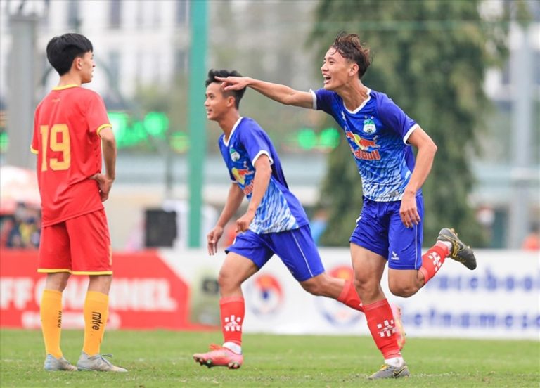 Vòng loại U19 Quốc gia 2022: Hoàng Anh Gia Lai bất bại sau trận hòa Hà Nội