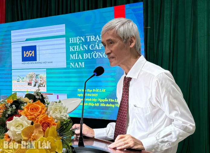 nhieu-kien-nghi-thao-go-kho-khan-cho-nganh-mia-duong-01 Ông Nguyễn Văn Lộc, Chủ tịch Hiệp hội Mía đường Việt Nam phát biểu tại hội nghị.