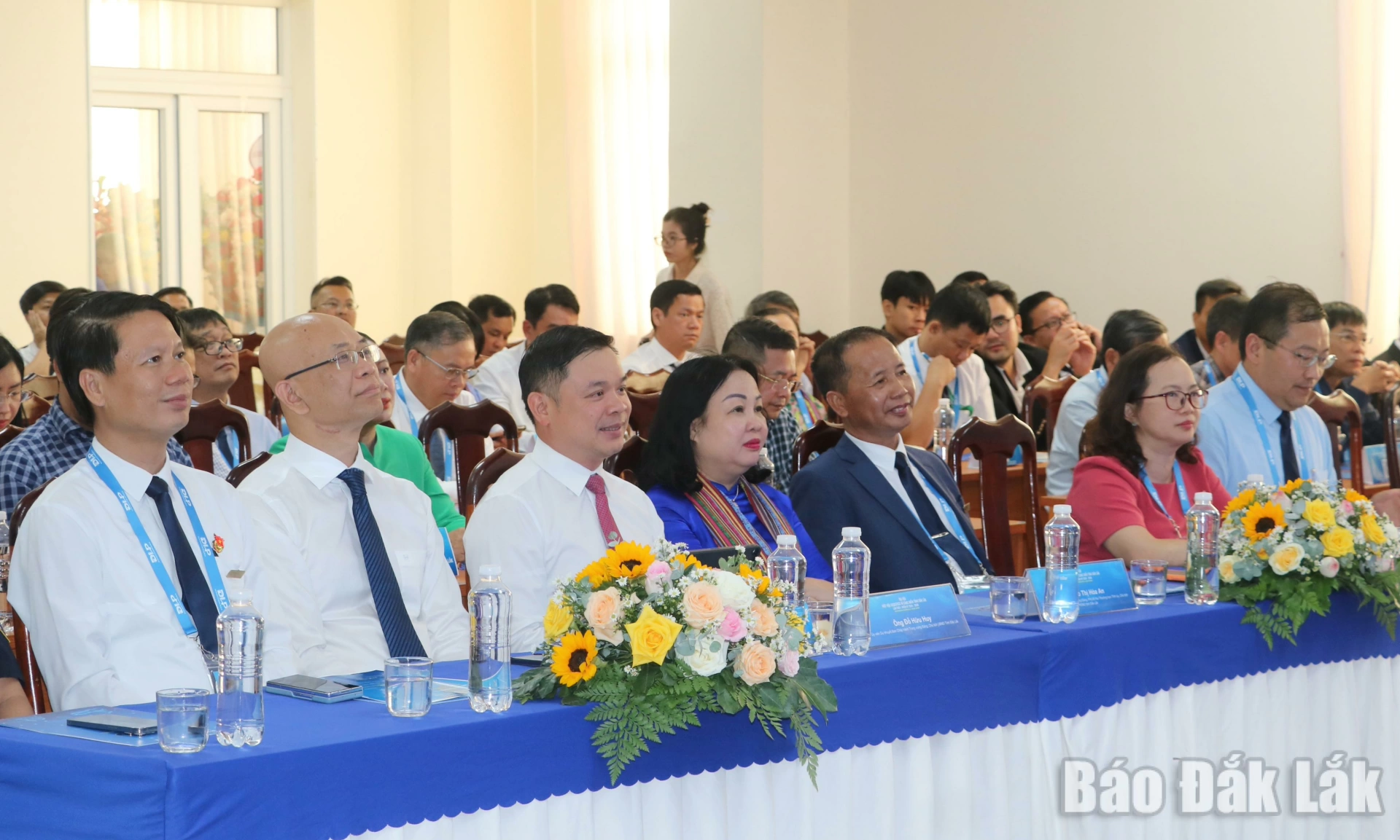 Các đồng chí lãnh đạo tỉnh tham dự Đại hội Hiệp hội Logistics và Cảng biển tỉnh Đắk Lắk.